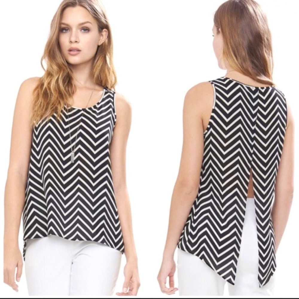 Express Chevron Split Back Tank Black and White Blouse Extra Small Casual Style
